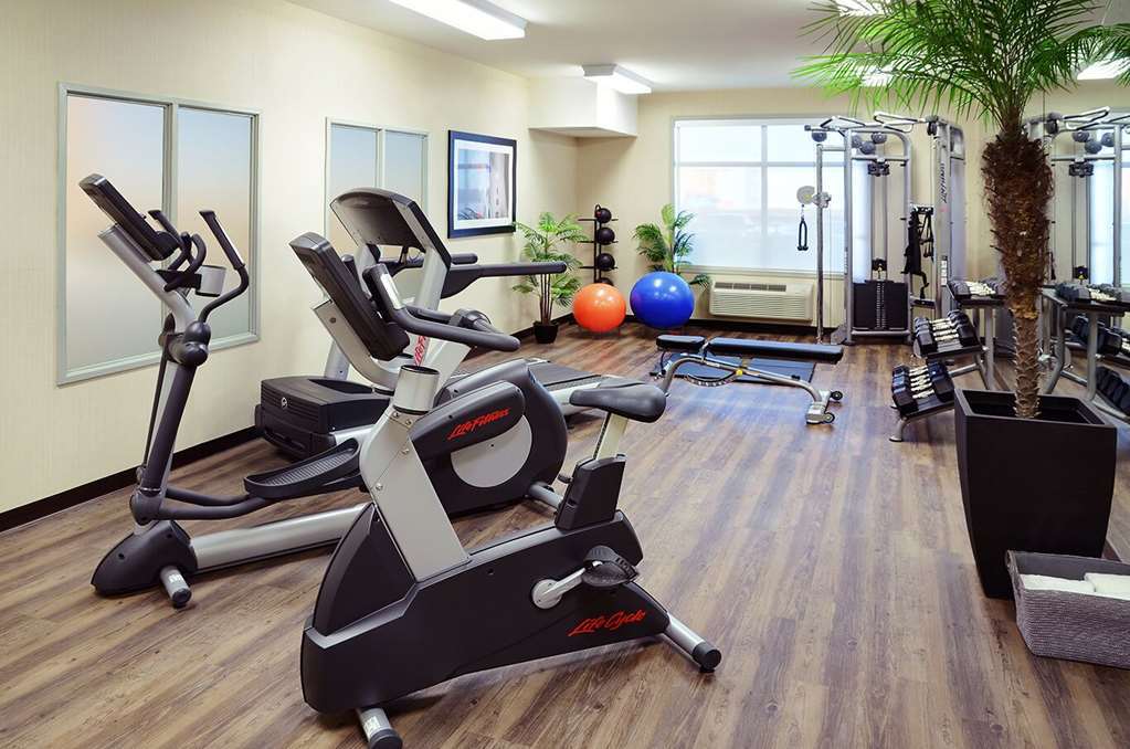 Pomeroy Inn & Suites Принс-Джордж Удобства фото